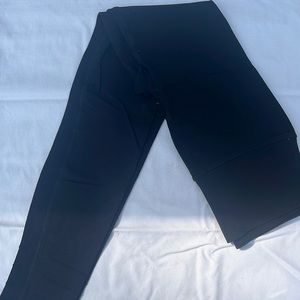 Medium women’s Fabletics leggings